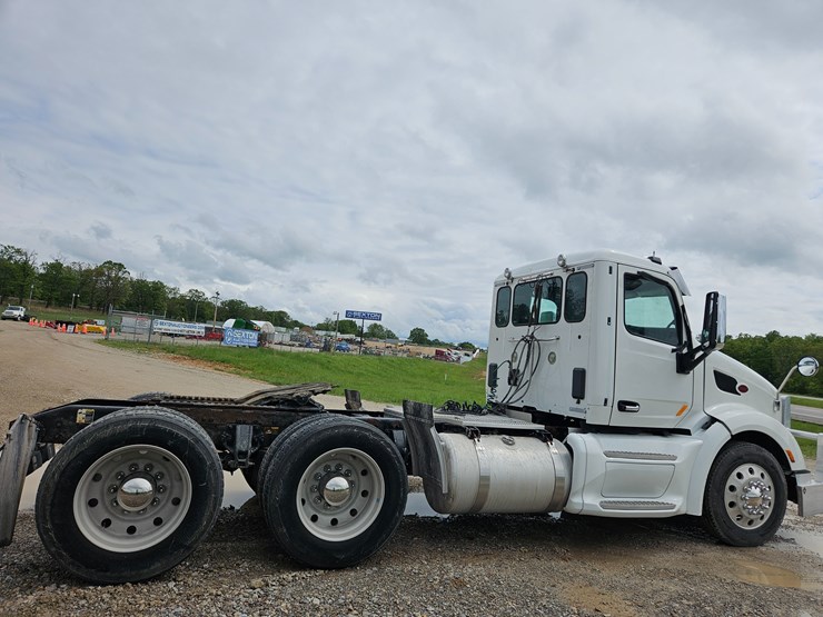 2014-peterbilt-579-image-13