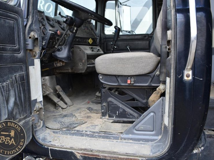 1996-mack-rd688s-image-69