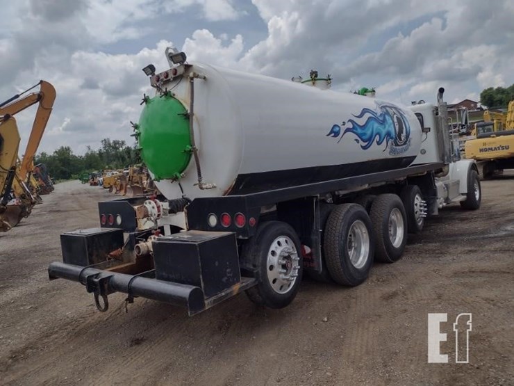 2016-peterbilt-367-image-55