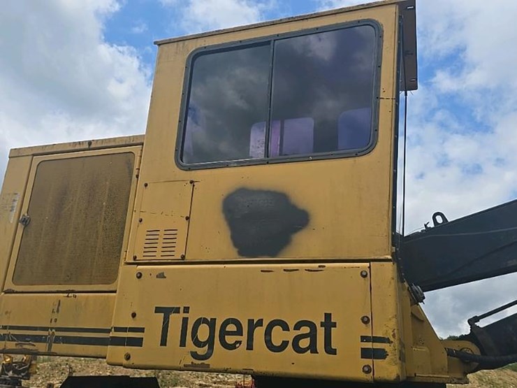 2004-tigercat-240b-image-73