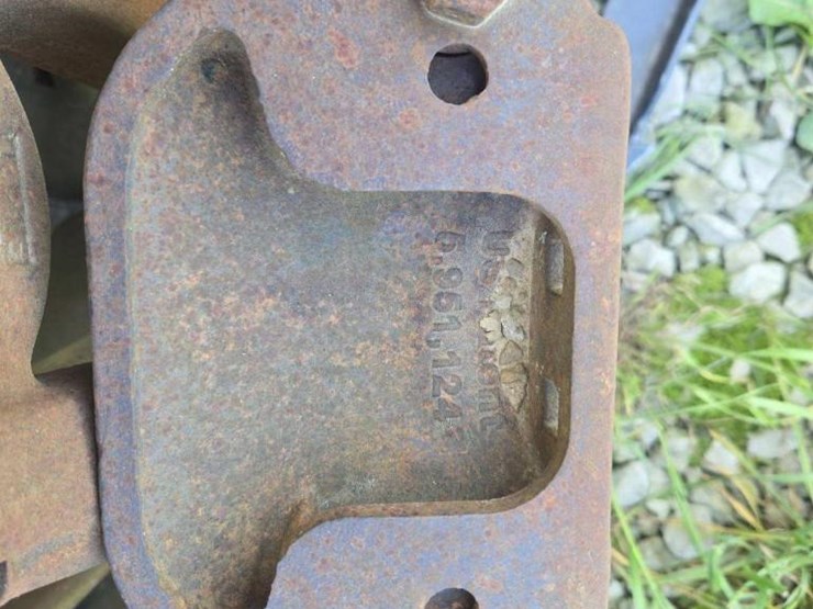 john-deere-320-image-2