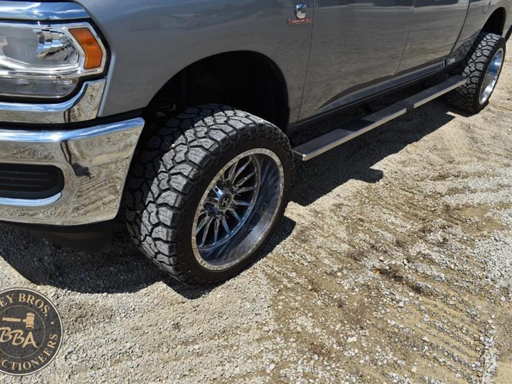 2024-ram-3500-hd-image-35