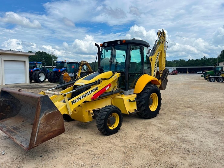 2011-new-holland-b95b-image-4