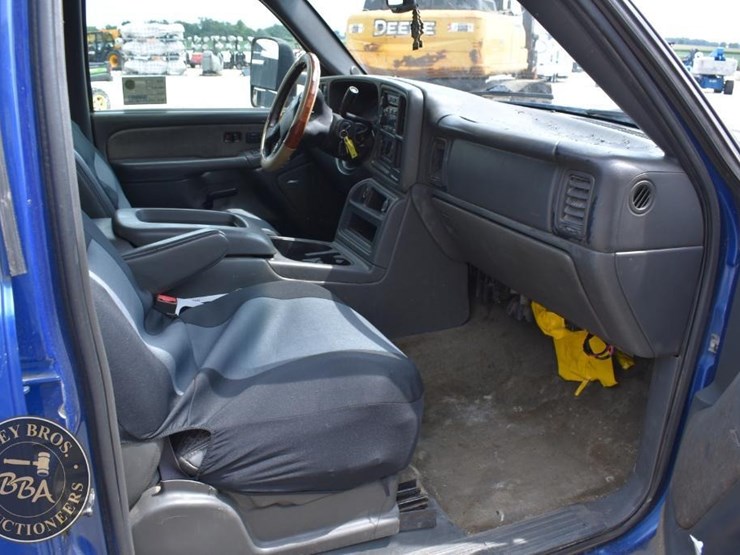 2003-chevrolet-silverado-2500-image-41