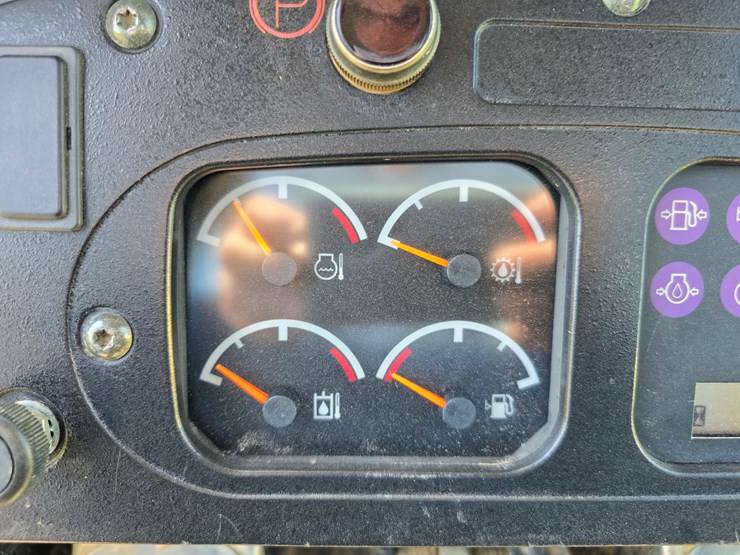 2005-caterpillar-953c-image-133