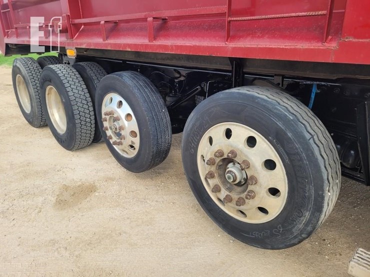 1999-mack-cl713-image-10