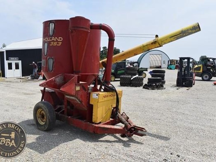 new-holland-353-image-22