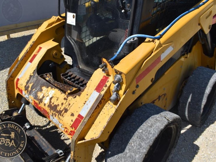 2018-caterpillar-262d-image-35