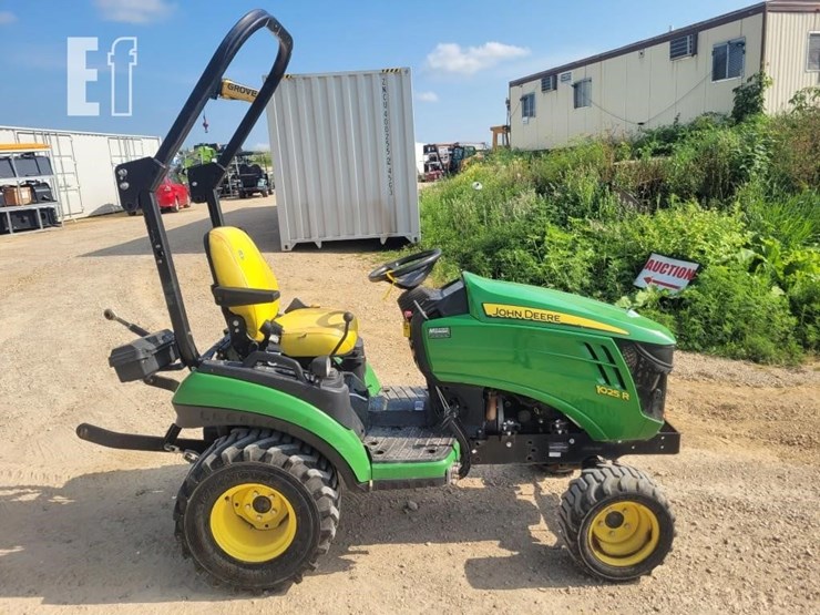 john-deere-1025r-image-4