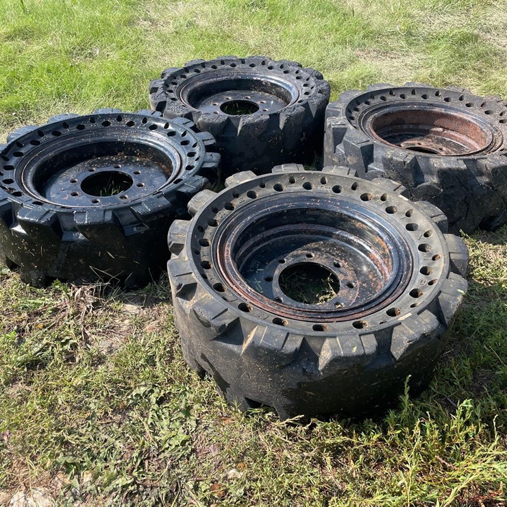 4-Solid Rubber Used Skidloader Tires