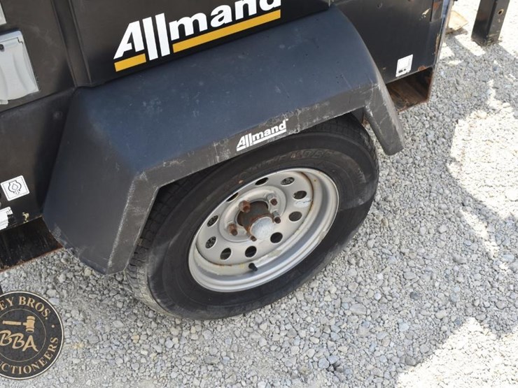 2019-allmand-bros-night-lite-v-series-image-34