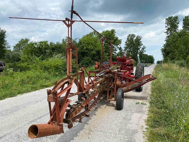 vermeer-model-12-pto-field-tiling-machine-image-2