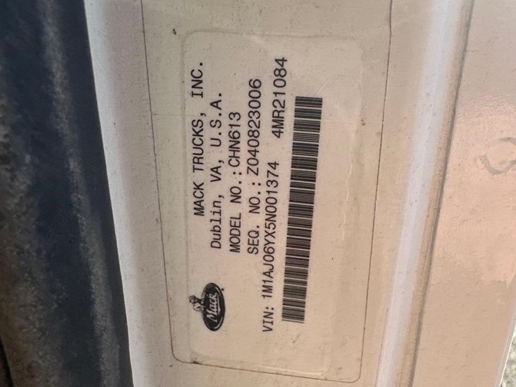 2005-mack-chn613-image-19
