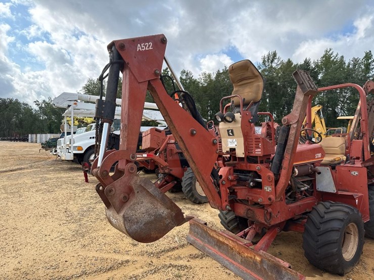 2002-ditch-witch-5700-image-11