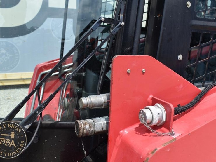 2016-takeuchi-ts80v2-image-33