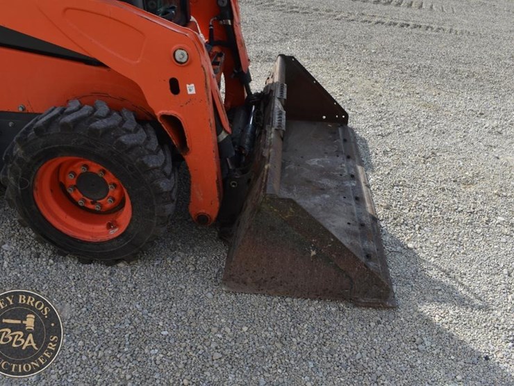2020-kubota-ssv65-image-23