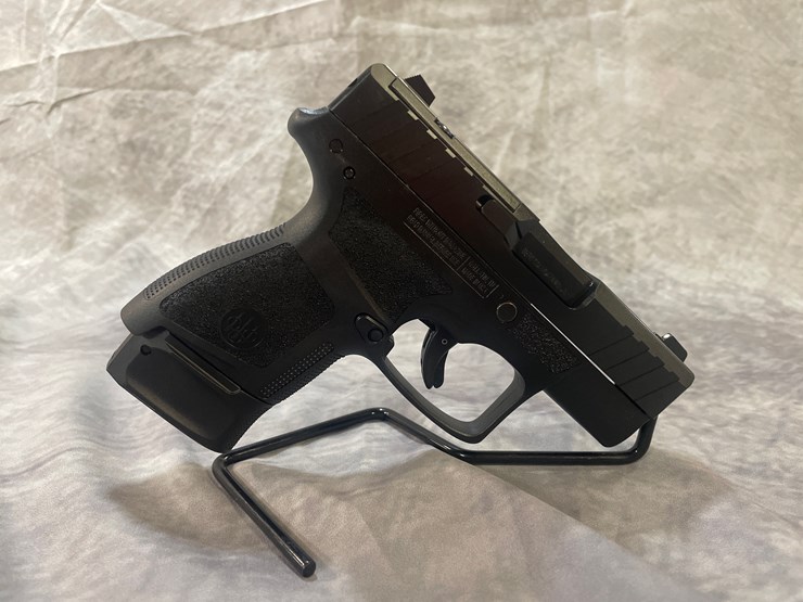 #4352-•-beretta-apx-a1-9mm-luger-pistol,-sn:-axc158923-image-3