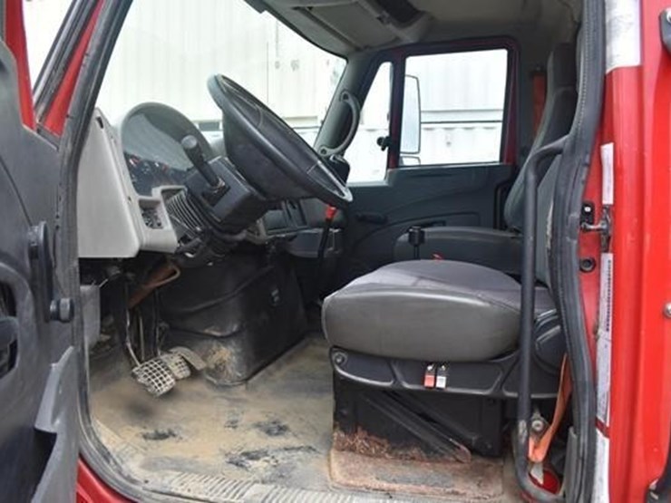 2010-international-durastar-4300-image-12
