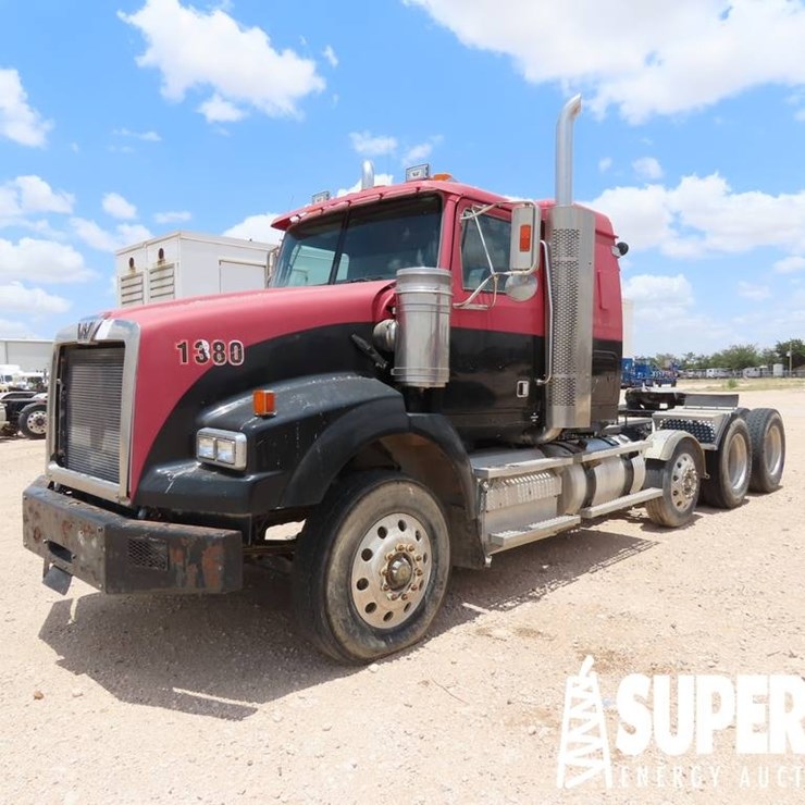 2011 WESTERN STAR 4900