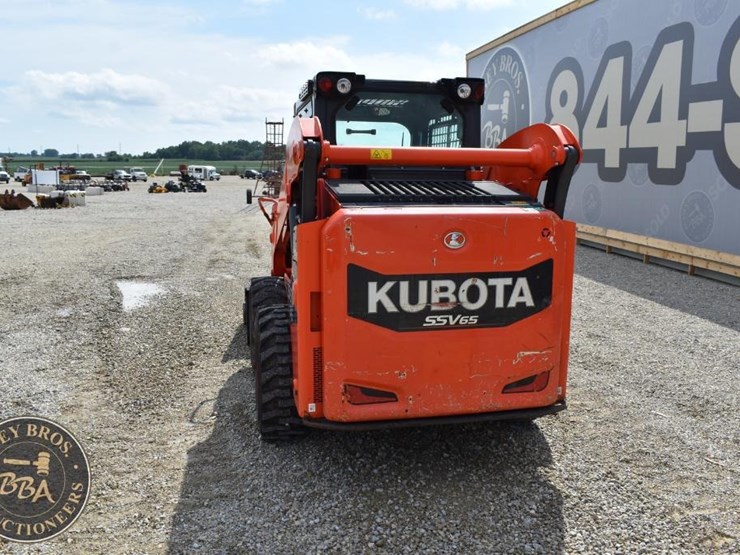 2020-kubota-ssv65-image-12