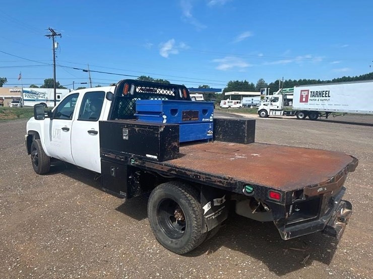 2011-chevrolet-cheyenne-3500hd-image-4