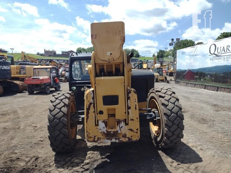 2017-caterpillar-tl1055d-image-4
