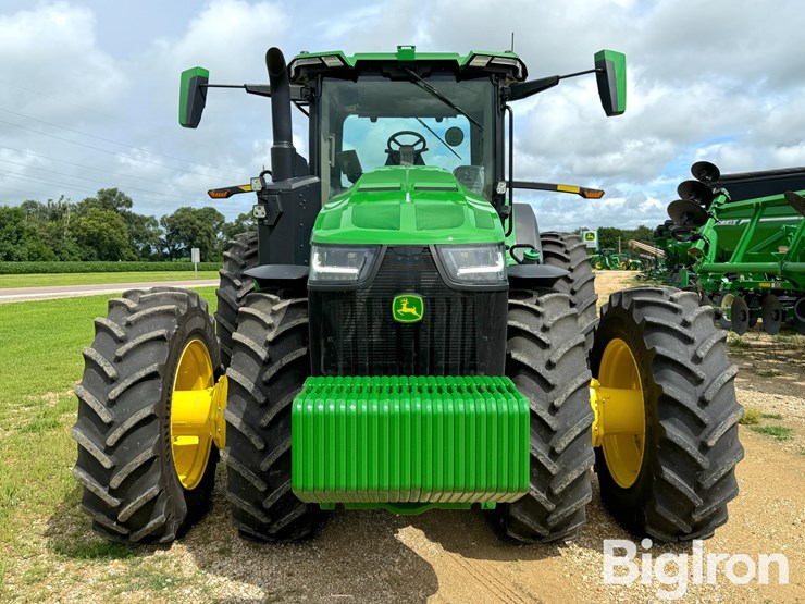 2023-john-deere-8r-340-image-2