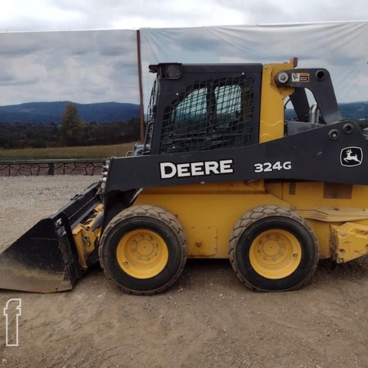 DEERE 324G