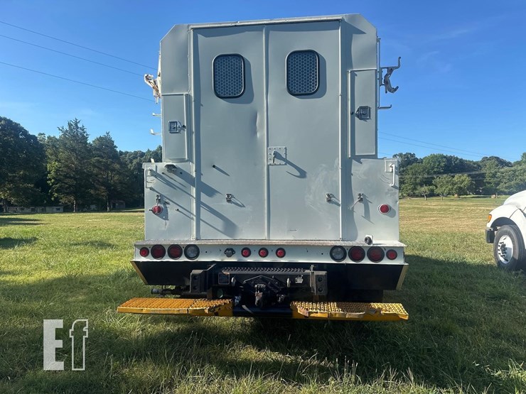 2019-international-durastar-4300-image-4