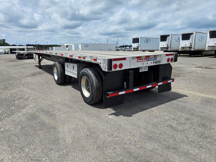 2015-great-dane-48'-x-102"-image-29