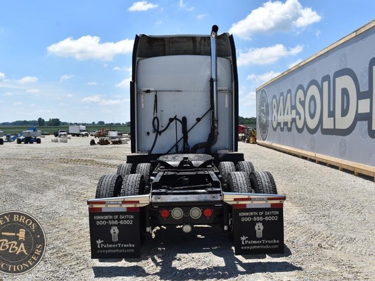 2011-kenworth-t660-image-15