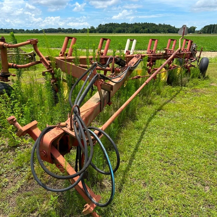 INTERNATIONAL 720