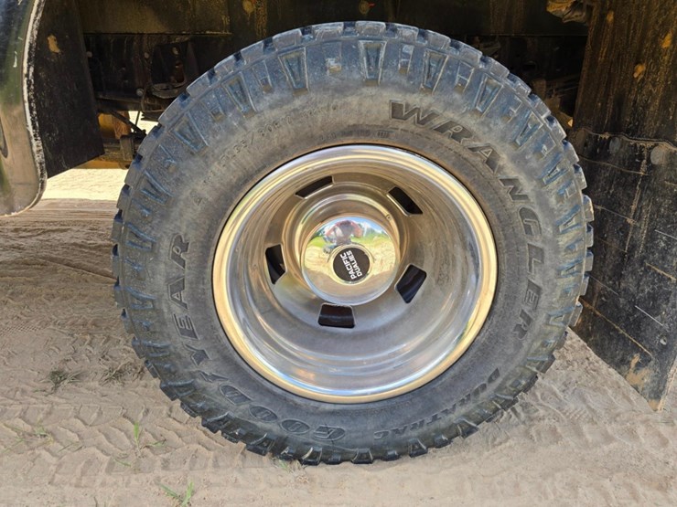 2018-utility-flatbed-image-36
