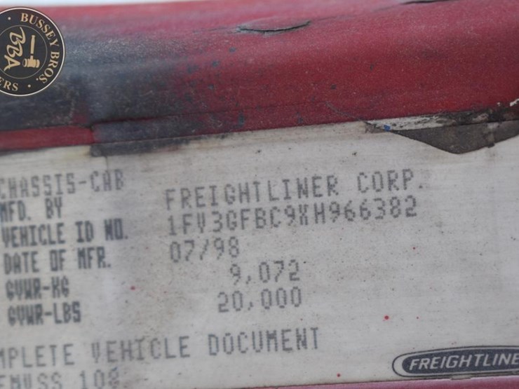 1999-freightliner-fl60-image-54