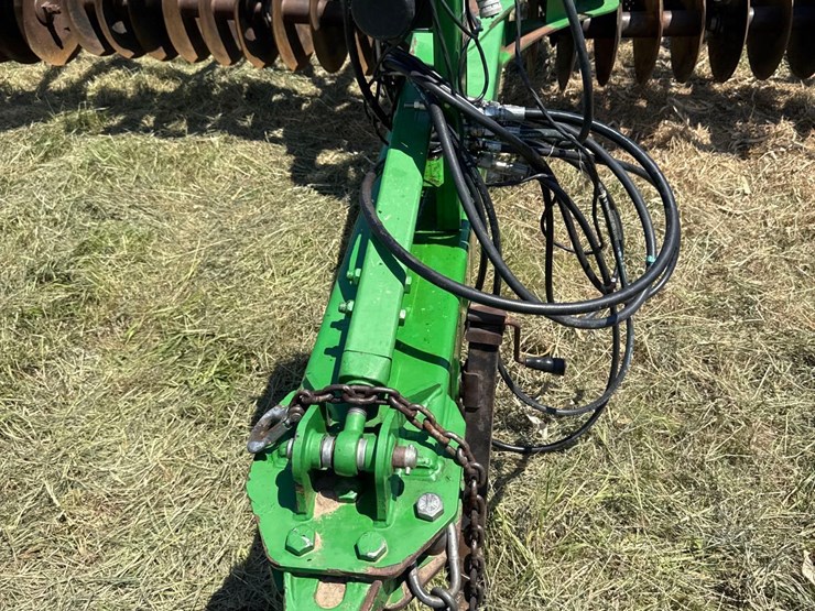 john-deere-2310-image-21