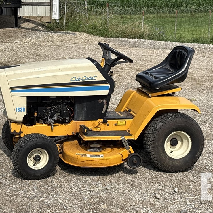 CUB CADET 1330