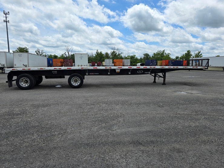2015-great-dane-48'-x-102"-image-47