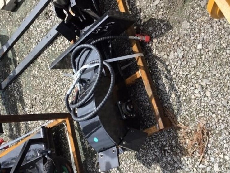 new-giyi-mini-skid-steer-stump-grinder-image-4