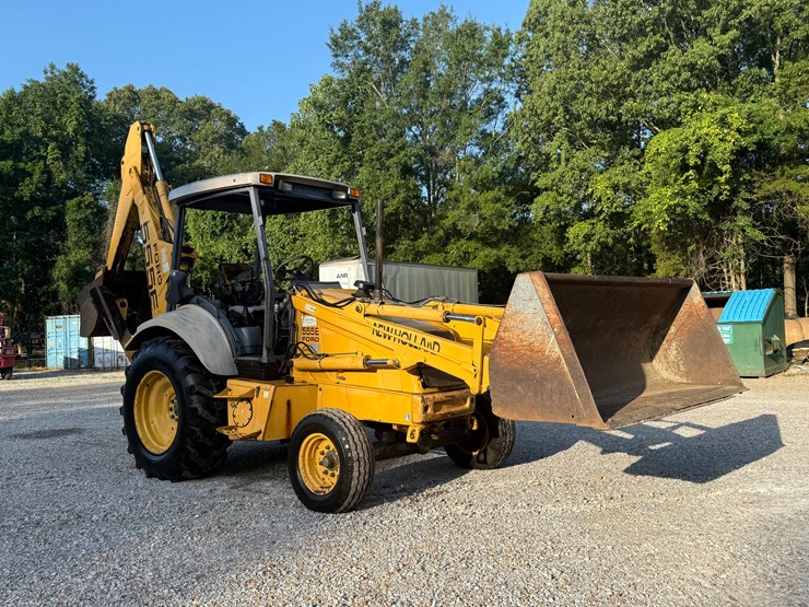 new-holland-555e-image-1