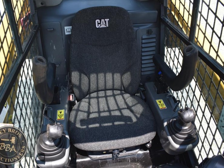 2015-caterpillar-272d2-image-36