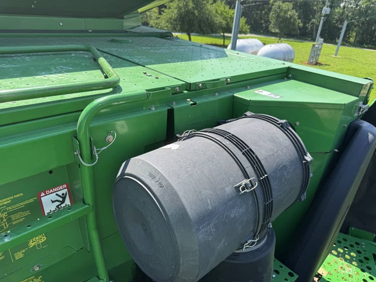2010-john-deere-2010-image-53