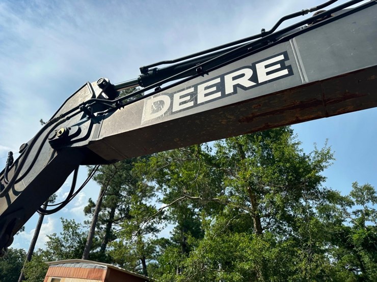 2018-deere-245g-lc-image-22