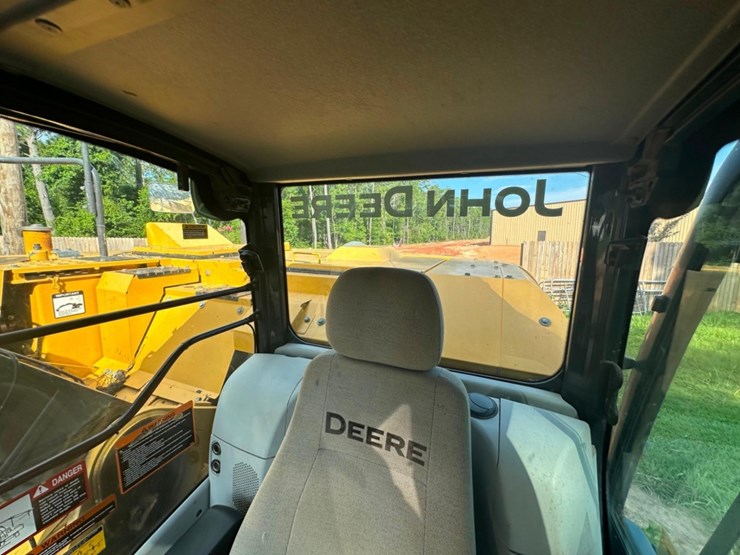 2018-deere-245g-lc-image-51