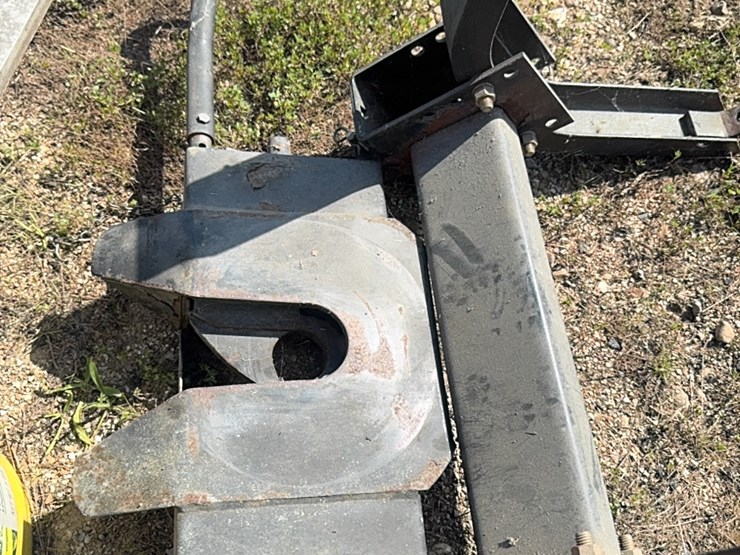 5-th-wheel-hitch-image-2