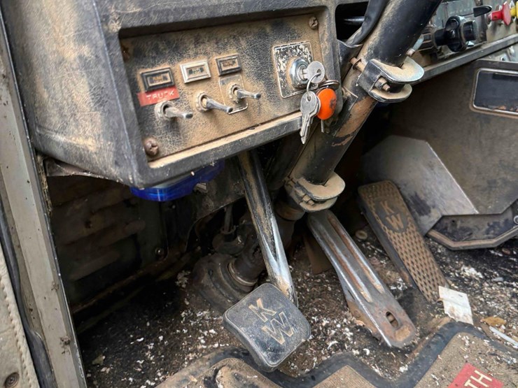 1983-kenworth-w900-image-44