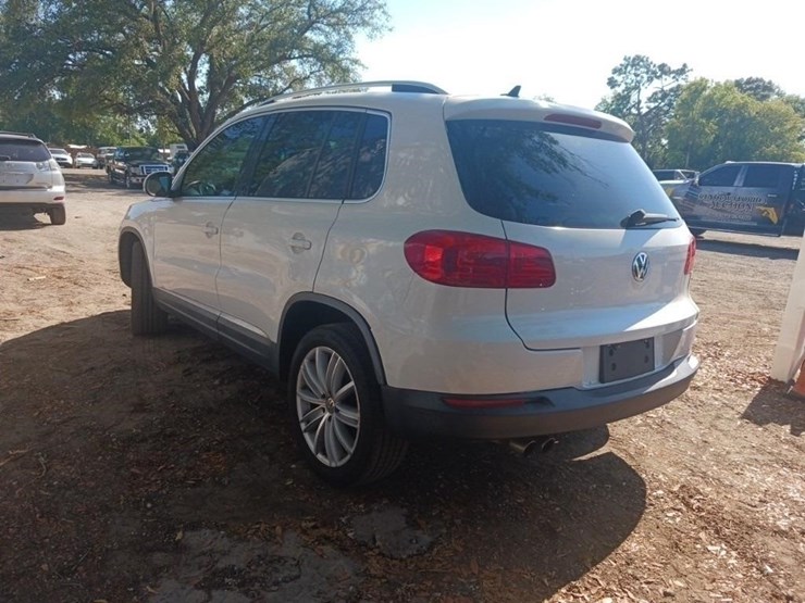 2012-volkswagen-tiguan-image-6