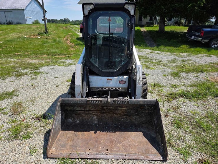 2015-bobcat-s450-skid-steer-image-10