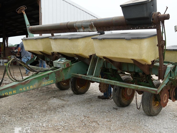 john-deere-7000-image-12