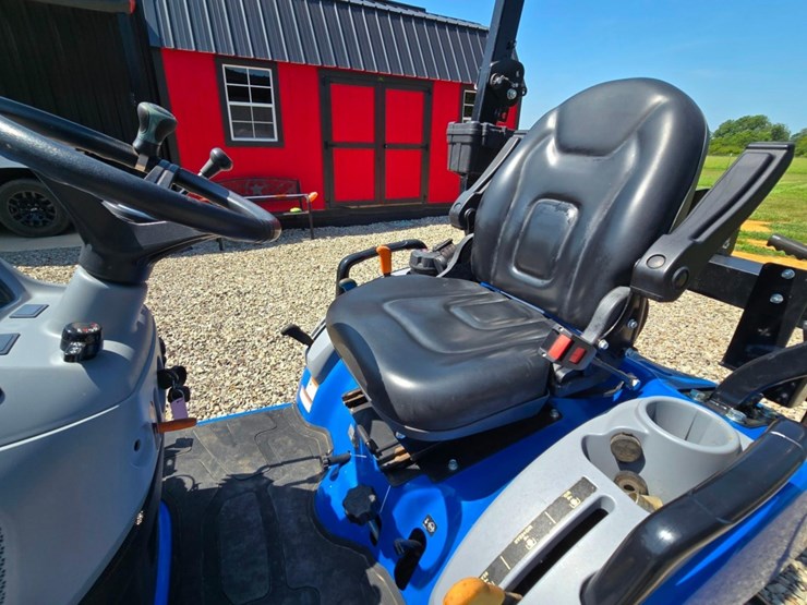 2023-new-holland-workmaster-25s-image-15