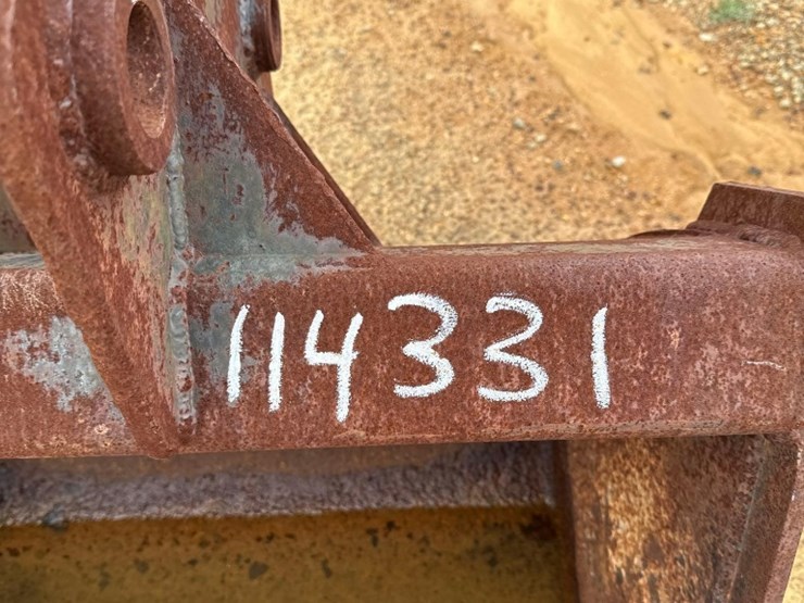 133---d.e.-36"-excavator-bucket-image-7